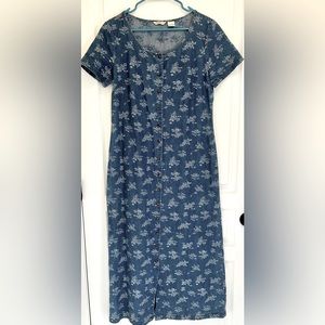 Eddie Bauer Short Sleeve Denim Maxi Dress Button Front w Woven Floral Pattern.